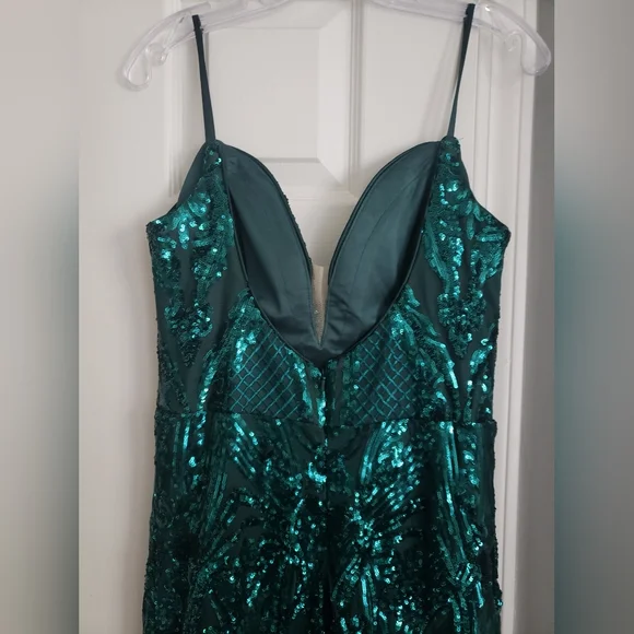 Emerald green mermaid/trumpet style formal gown / prom dress - Size 10
